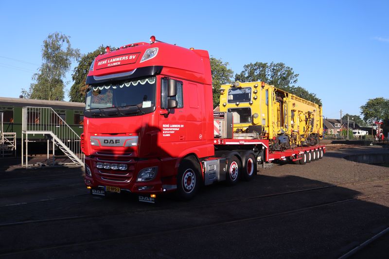 BAM Stopmachine met het fabrieksnummer 1214 en het UIC-nummer 99 84 942 8 702-7.